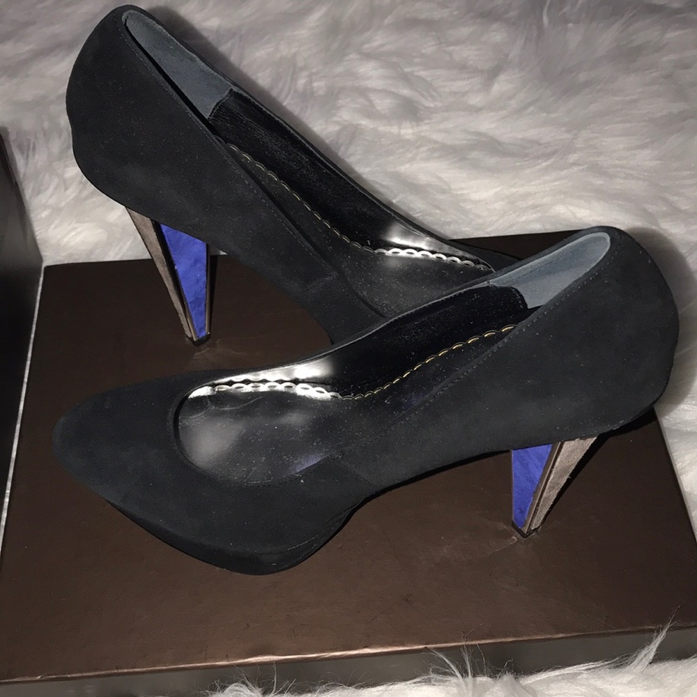 BEBE LAUREN W/MULTI COLORED HEEL.SZ 8.